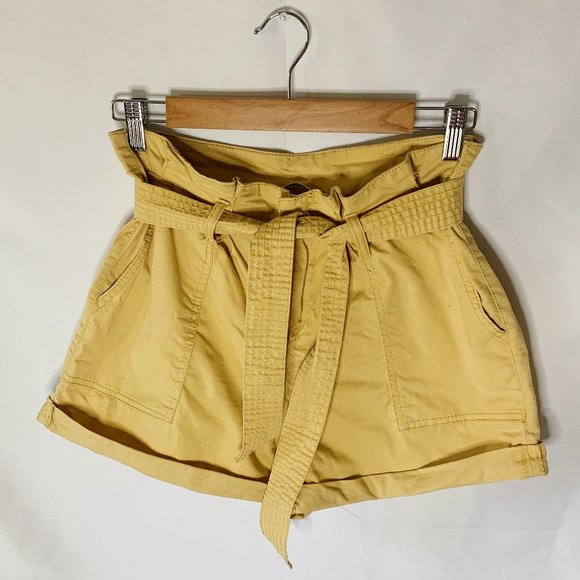Vanilla Star Yellow Shorts With Tie Size 9 - Picture 1 of 6